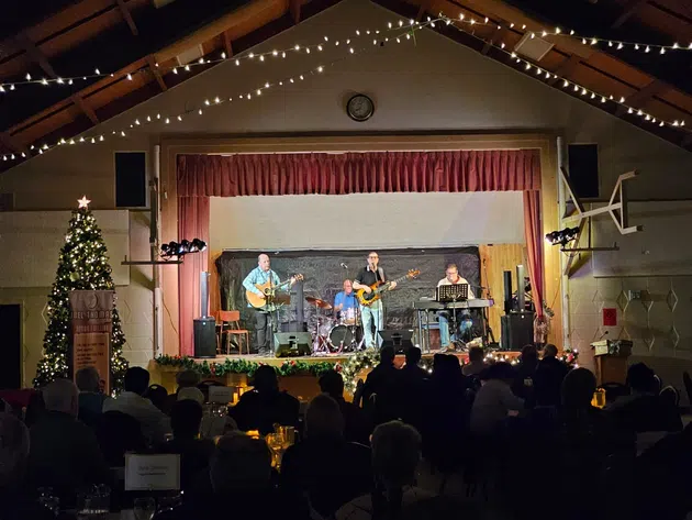 Dinner & Show Fundraiser for Alzheimer’s Society, photograph 2